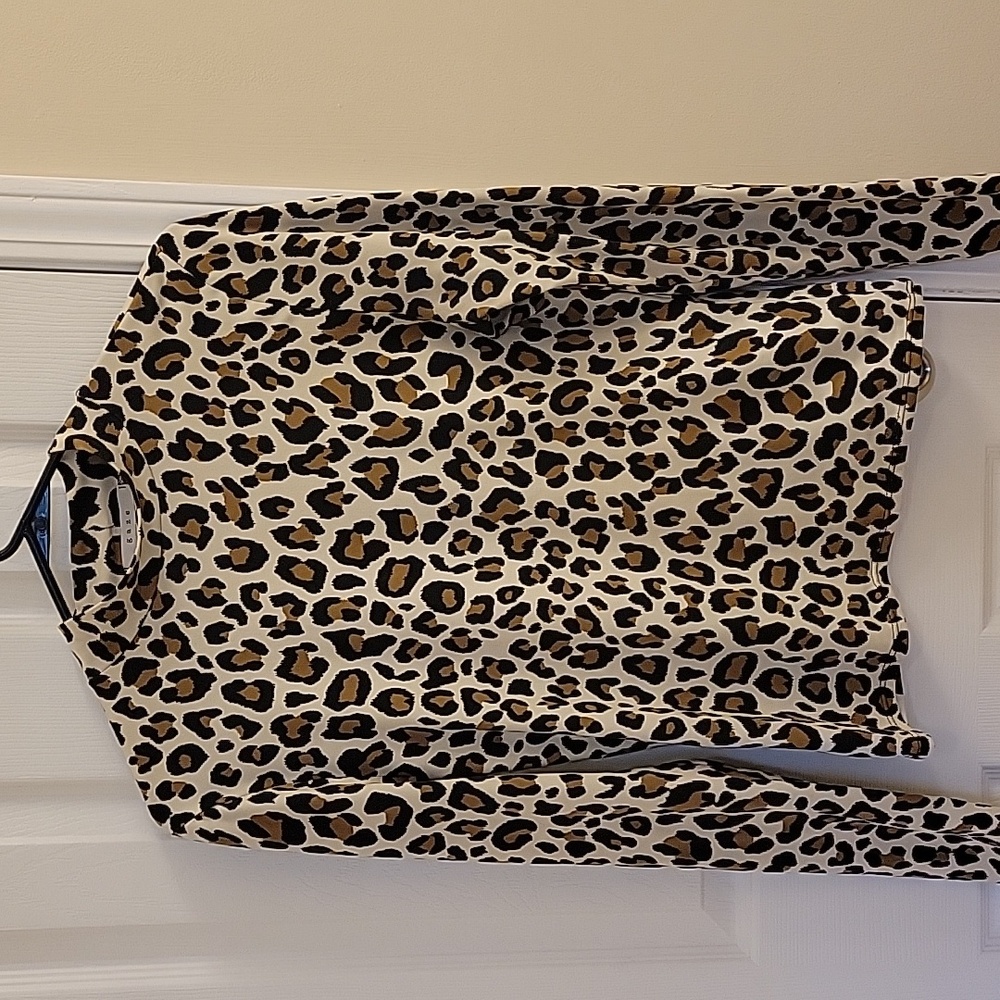 GAZE Long Sleeve Turtle Neck Leopard Print Shirt